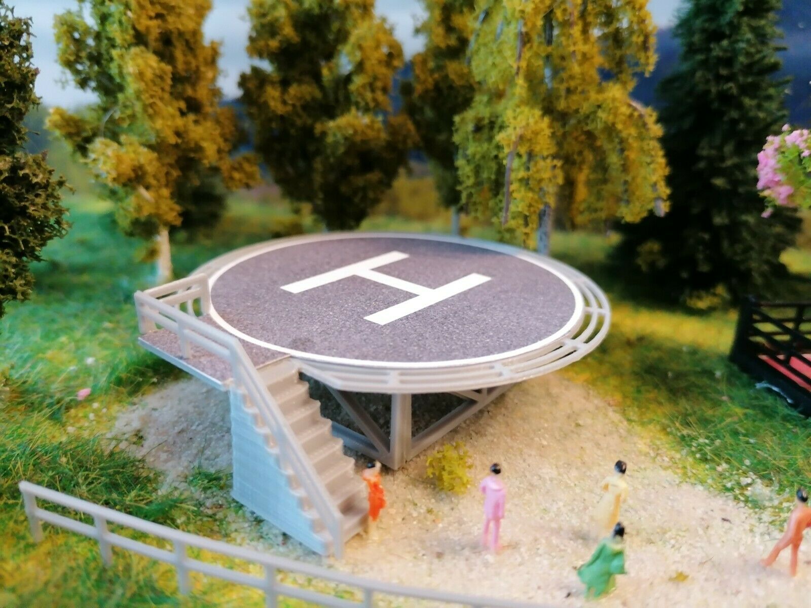 Hubschrauberlandeplatz | Helicopter Landeplatz | Heliport | Spur H0 | 1:87