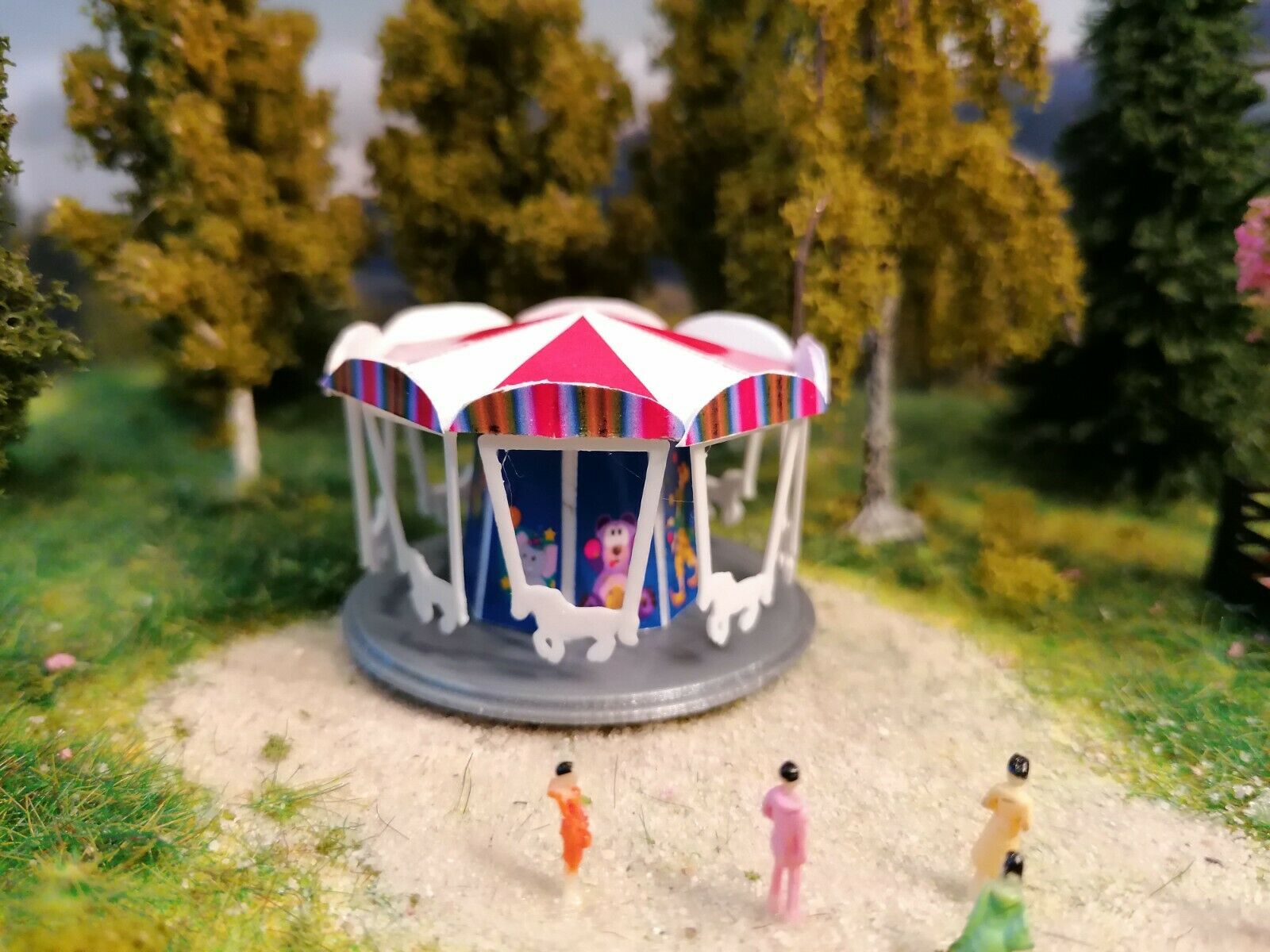 Bausatz Kinderkarussell | Kirmes | Fahrgeschäft Rummel Spur Z 1:220