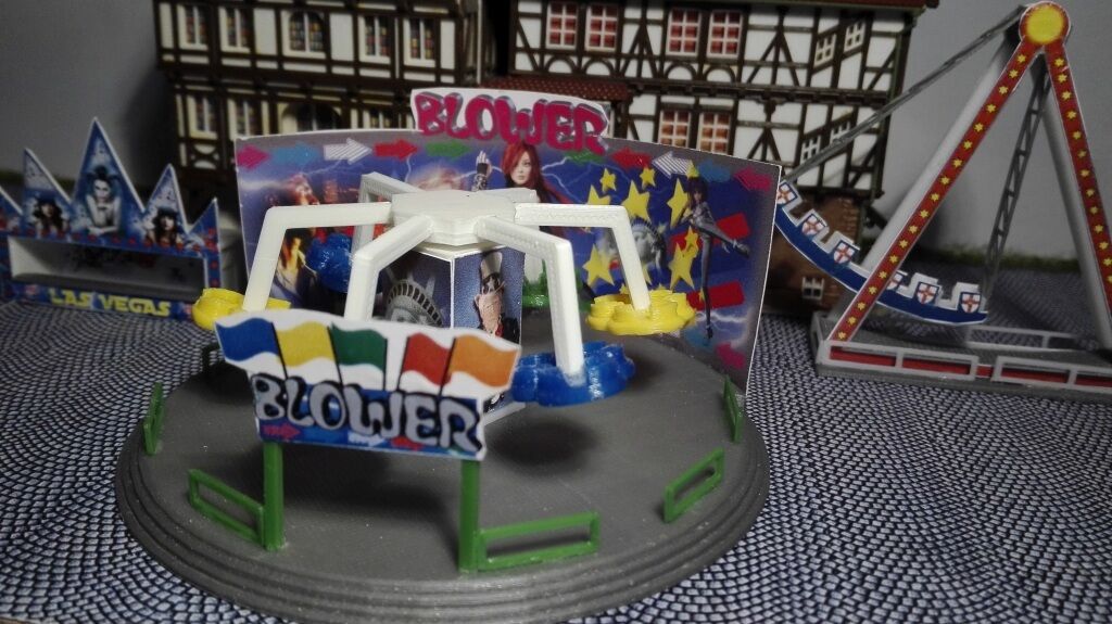 Spur N | Blower | LED | beleuchtet | Kirmes | mit Motor | Fahrgeschäft Karussell
