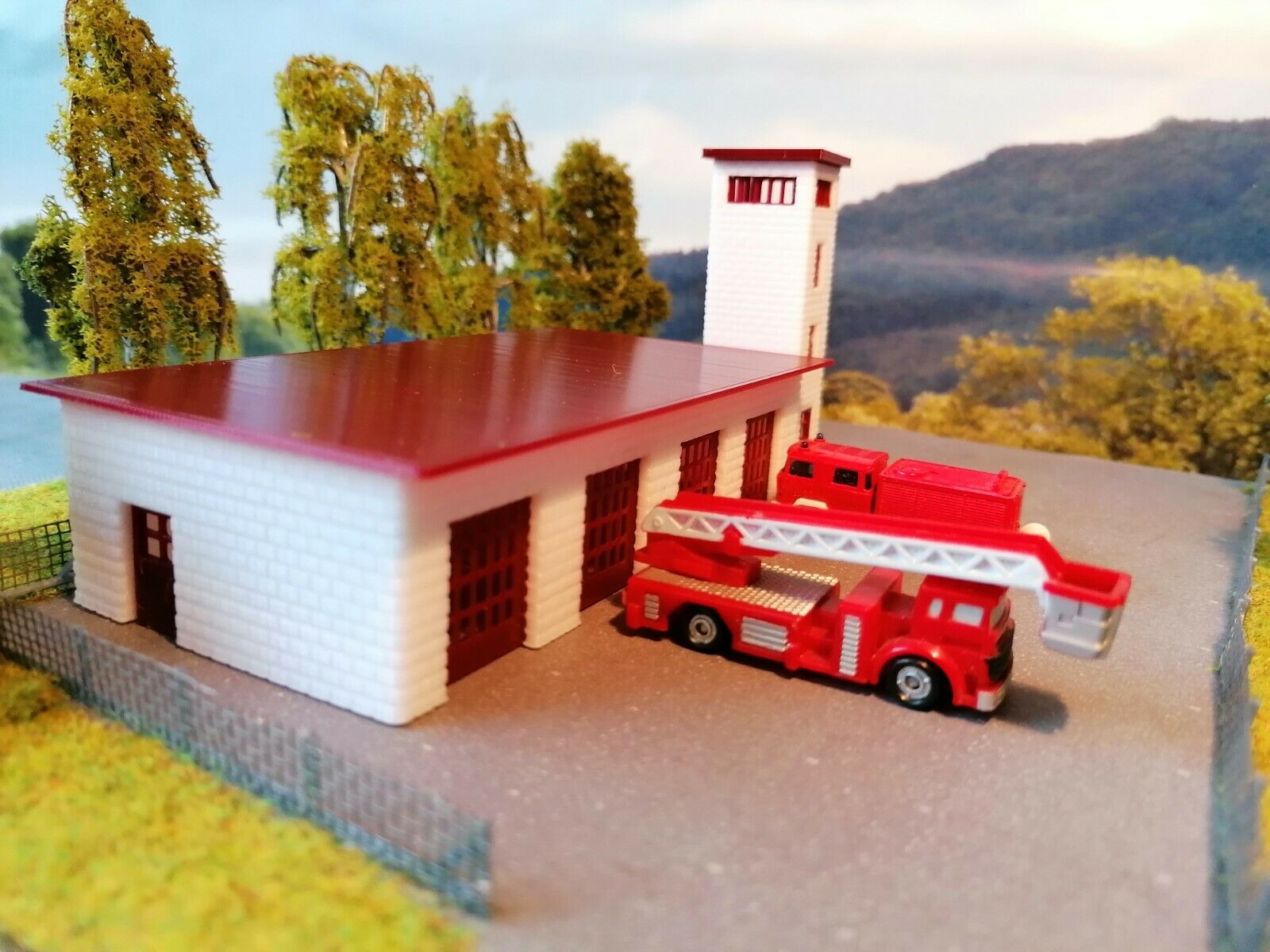 Feuerwehr mit Schlauchturm | Spur Z  | 1:220
