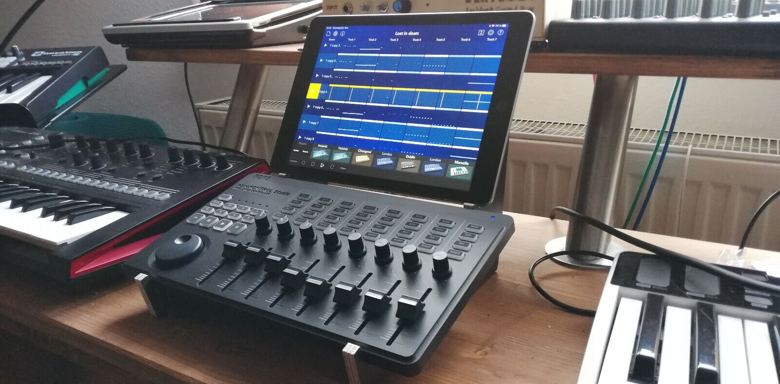 Ständer für nanoKONTROL Studio oder KORG NANOKEY und Ipad Rack Holz Seitenteil