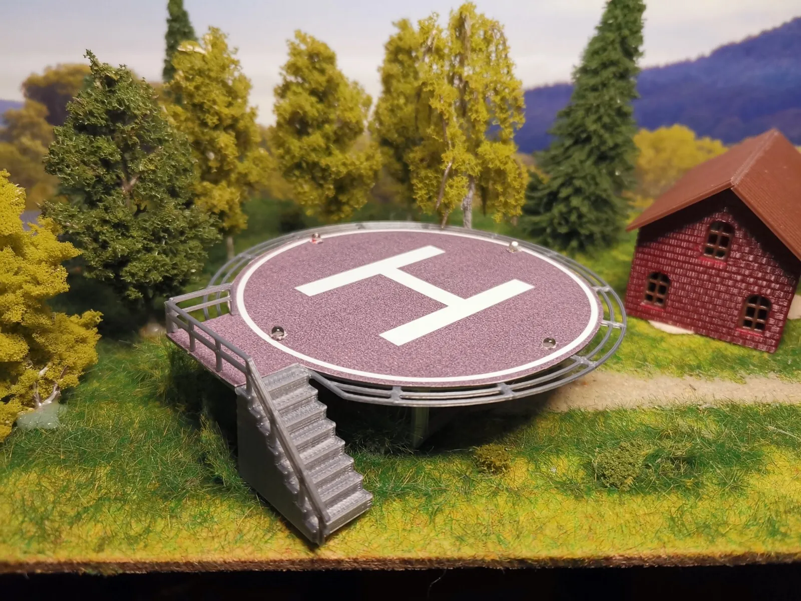 Hubschrauberlandeplatz für Helikopter | mit LED | Spur H0 | 1:87 Fertigmodell